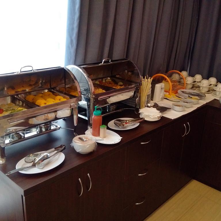 Hotel Royal Manado Zewnętrze zdjęcie