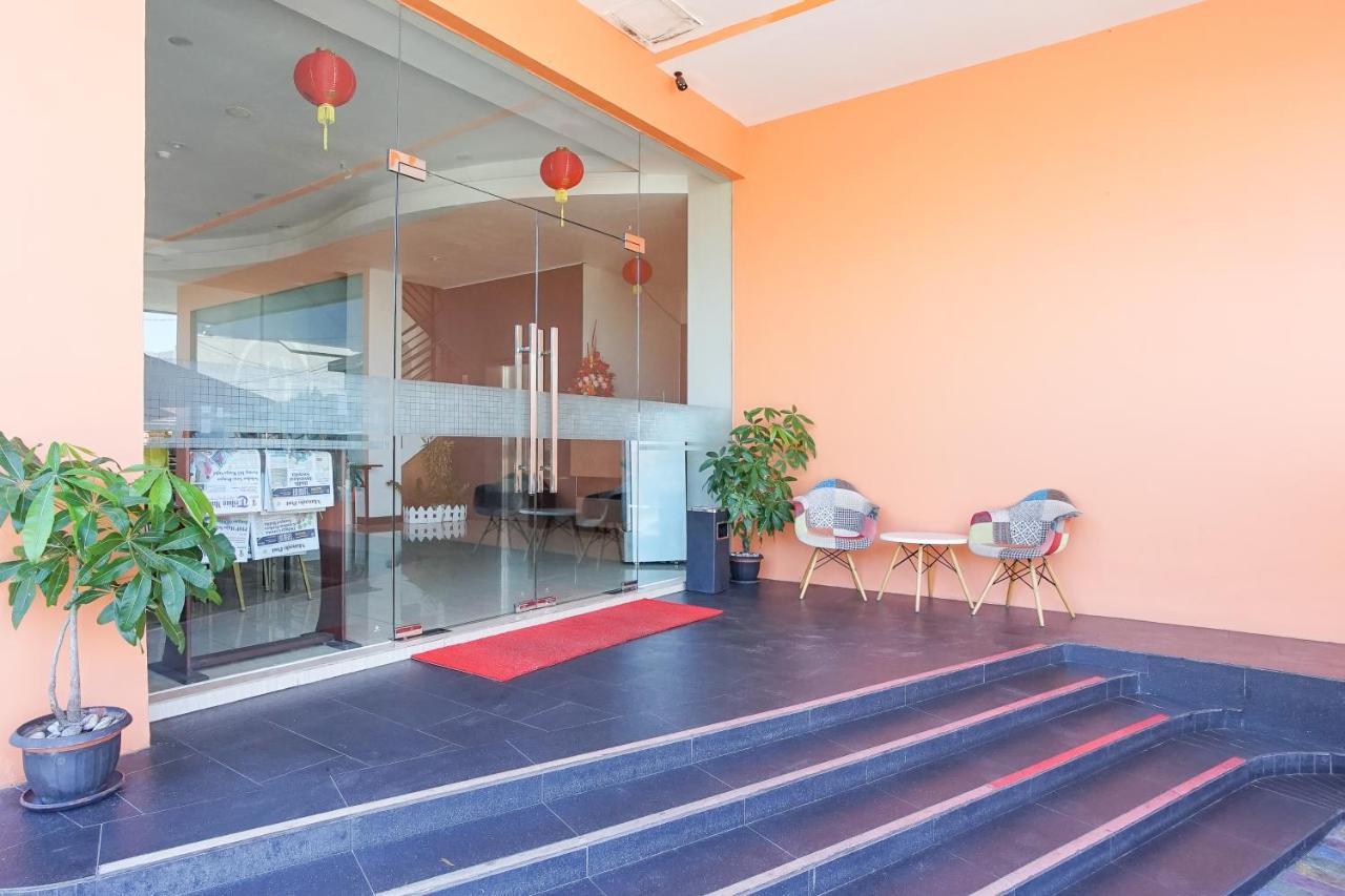 Hotel Royal Manado Zewnętrze zdjęcie