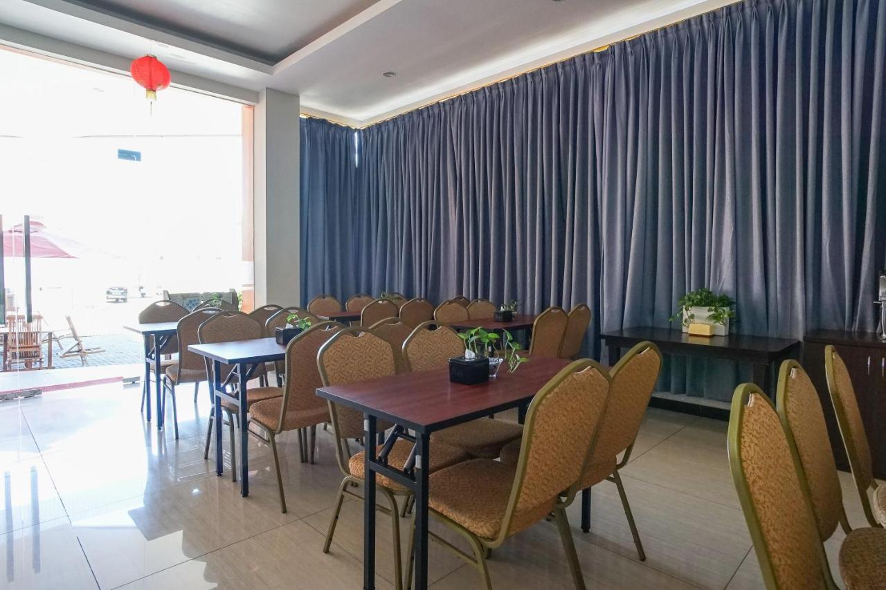 Hotel Royal Manado Zewnętrze zdjęcie
