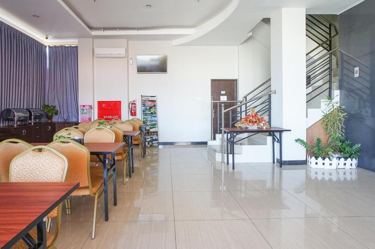 Hotel Royal Manado Zewnętrze zdjęcie