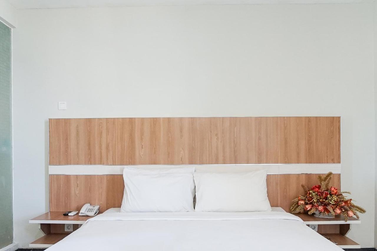 Hotel Royal Manado Zewnętrze zdjęcie