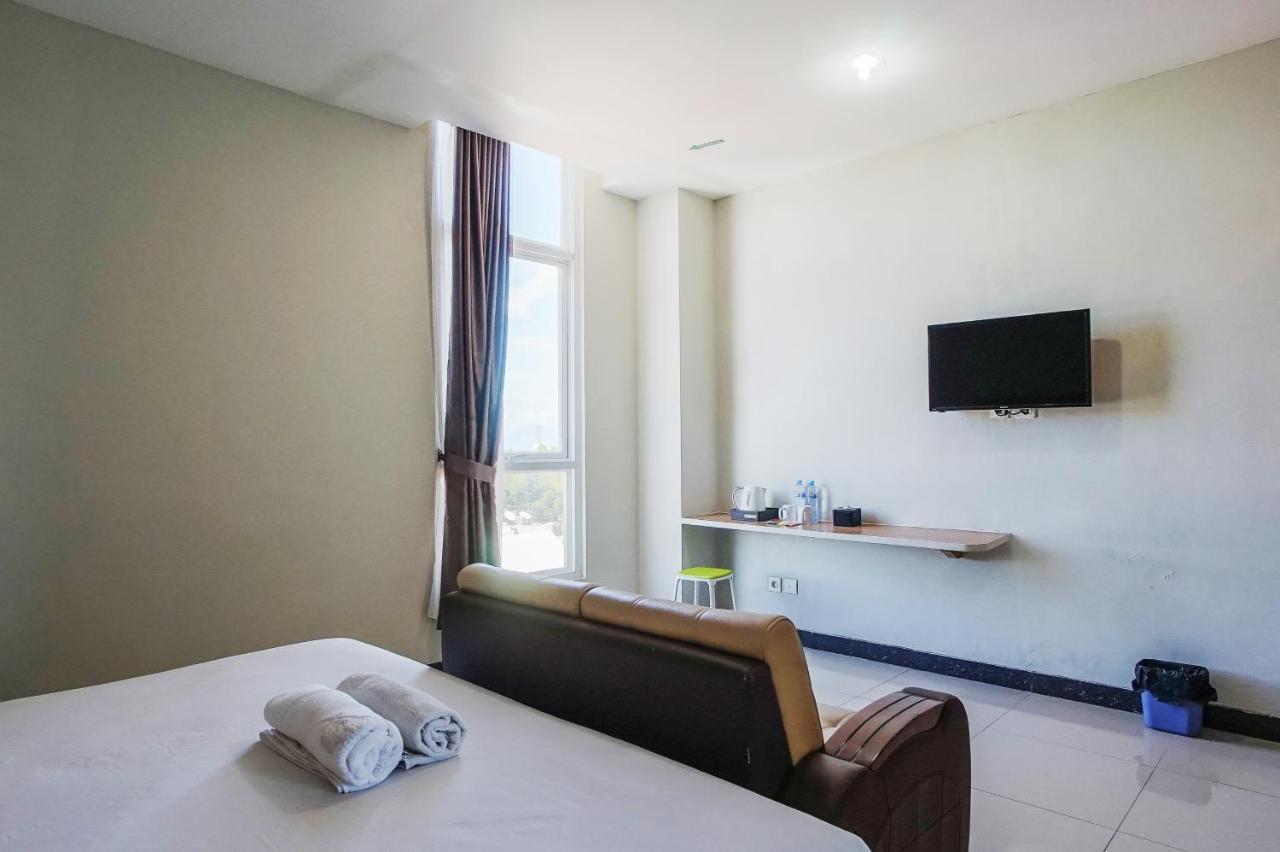 Hotel Royal Manado Zewnętrze zdjęcie